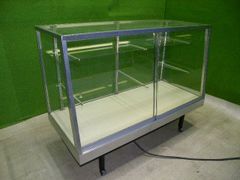 【タテヤマ】W121cm 台形型 ガラスのショーケース 棚２段 カギ無し 照明付き■ガラスケース・平ケース■O-430