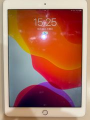 iPad 第6世代 32GB セルラーモデル シルバー 画面ひび割れ - メルカリ
