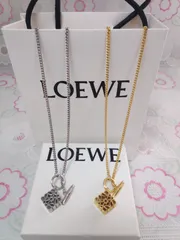 【LOEWE】ロエベ パヴェ アナグラム ネックレス クリスタル LOEWE】ﾊﾟｳﾞｪｱﾅｸﾞﾗﾑ【ﾈｯｸﾚｽ】 - メルカリ