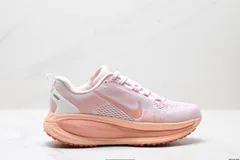 ナイキ（Nike）VOMERO 18 クッション性と滑り止め性能に優れたロートップランニングシューズ。