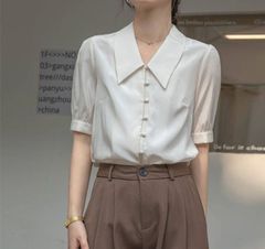 半袖ショールカラースリムラインパール調ボタンブラウス - メルカリ