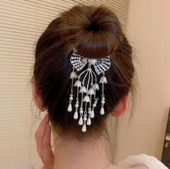 ヘアクリップ 花 リボン パール フリンジ レディース ヘアアクセサリー ゴールド 上品 大人可愛い 韓国風 きれいめ 髪飾り まとめ髪 お団子ヘア ハーフアップ お呼ばれ 結婚式 二次会 入学式 卒業式 発表会 浴衣 和装 デート 普段使い 高見え 華やか