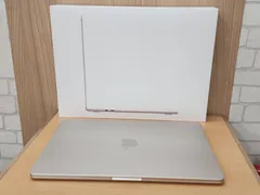 未使用　美品　MacBook Air M3 2024 15インチ 8GB 256GB A3114