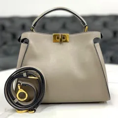 FENDI フェンディ ピーカブー エッセンシャリー 未使用　正規品　バッグ FENDI フェンディ ピーカブー アイコニックスモール _セレリア バッグ