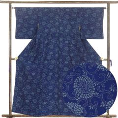 木綿・藍型染着物・やさしい色の藍染・裏面は無地 - メルカリ