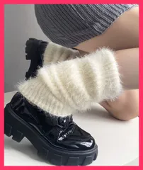 【スタッフおすすめ！】 ニットレッグウォーマー レディース 靴下 秋冬ソックス高校生/無地もこもこ暖かい/防寒アームカバー冬 ニットレッグカバー ロング丈 ファーア おすすめ おしゃれ　かわいい　人気 6YUWEI-002