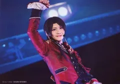 【中古】生写真(男性) 佐藤流司(加州清光)/ライブフォト・キャラクターショット・2Lサイズ・1/Blu-ray＆DVD「ミュージカル『刀剣乱舞』 加州清光 単騎出陣 アジアツアー」公式通販3社予約特典舞台写真セットB