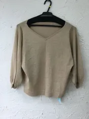 favori　favori（ファヴォリ） ベージュニット 本体 レーヨン、ナイロン、ポリエステル 袖部分 レーヨン、ポリエステル サイズ38