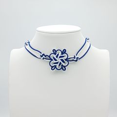 八重菊結びのチョーカー（紺・ネイビー×白・ホワイト） 和風 中華風 チャイナ 中国結び 飾り結び 紐
