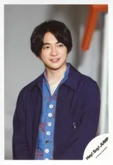 【中古】生写真(ジャニーズ) Hey! Say! JUMP/知念侑李/上半身・衣装青・体左向き・目線右/DVDシングル「愛だけがすべて -What do you want?-」MV＆ジャケ写オフショット/公式生写真
