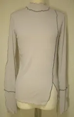 【タイムセール！】【秋、オフィス＆カジュアル！】レディス　前後2WAYで着用可能なデザインと2配色のメロウパイピング、カットソー　モックネック＜フリーサイズ：L、グレイ＞5321062【ハイネック】【タートルネック】【長袖　Tシャツ】