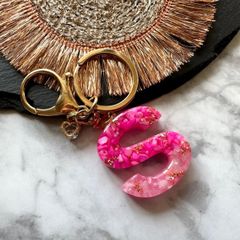 pink shell♡ローズクォーツ　レジンイニシャルキーホルダー　S