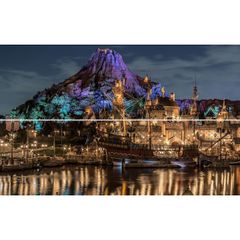 絵画風 壁紙ポスター (はがせるシール式) 【特大上下2枚仕様】ディズニーシーの夜景 ディズニーリゾート キャラクロ DNS-001L1W (パノラマL版 1843mm×576mm×2枚)＜日本製＞ ウォールステッカー お風呂ポスター