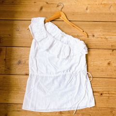 バナナリパブリック BANANA REPUBLIC ブラウス ノースリーブ フリル 変形 ラッフル アシンメトリー 肩出し 刺繍 シアー 透け感 小さめ