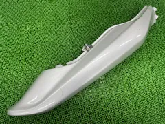 バリオス シートカウル 右 銀 14090-1098 カワサキ 純正 バイク 部品 ZR250A テールカウル 修復素材に コケキズ無し 品薄 【中古】 38のサムネイル