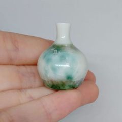 手作りミニチュア花瓶　陶器壺　一輪挿し　グリーン