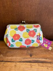 【新品】くろちく　がま口俵ポーチ　椿キナリ　がま口　ポーチ　椿　生成　化粧品入れ　入れ物　ケース　小物入れ　化粧ポーチ　和柄　かわいい　花柄　花　和風