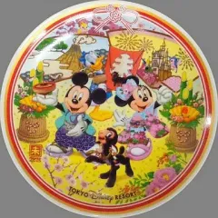 【中古】皿・茶碗(キャラクター) ミッキー＆ミニー＆ドナルド＆こひつじのダニー スーベニアプレート 「ディズニー」 東京ディズニーリゾート限定 2015年ニューイヤーグッズ
