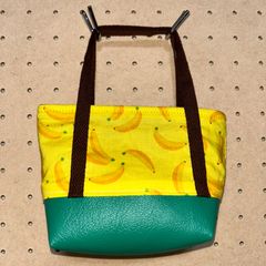 モモンガポーチ トートバッグ型 寝袋 フリース 合皮 バナナ