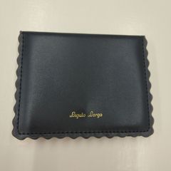 ●LegatoLarugo  名刺入れLJ-E0634-NV スカラップライン カードケース  シンプル  オシャレ スリム  スマート 二つ折り