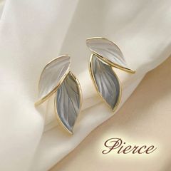 ピアス レディース リーフ 葉 バイカラー アクリル ゴールド 合金 ニッケルフリー