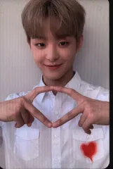 TREASURE WHITE ver. JIHOON 2)THE FIRST STEP:CHAPTER TWO セルフィー