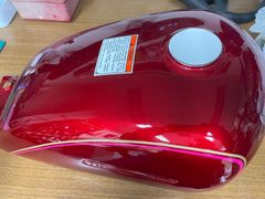 スズキ　gn125 社外　新品タンク　キズ有　キャップ付き