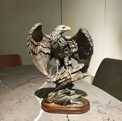 鍍金岩鷹 高級置物 秀峰作 骨董 アンティーク - メルカリ
