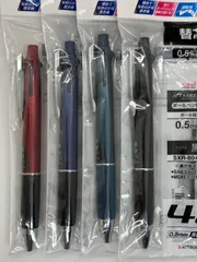 ジェットストリームボールペン　極細４&１　替芯2本付き