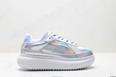 オニツカタイガー Onitsuka Tiger Delecity 厚底（あつぞこ）スポーツ 耐摩耗（たいももう）ローカット レジャーシューズ。