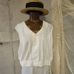Euro vintage(ヨーロッパヴィンテージ) 70's~embroidered big collar V-neck sleeveless white cotton blouse 大きな刺繍襟のホワイトコットンブラウス ベスト 3(M~L程度) ホワイト