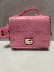 Hello   kitty    エナメルポーチ 🍒　キルト刺繍            ミラー付き