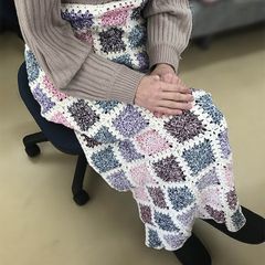 モチーフ編みの大きなブランケット