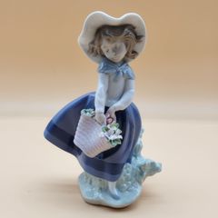 310 リヤドロ NAO ナオ 少女 じょうろ フィギュリン スペイン製 - メルカリ