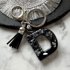 monotone☆天然石　レジンイニシャルキーホルダー　D