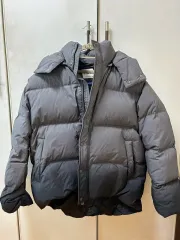 erika__ism  ZARA ADERERROR 黒 ダウンジャケット ZARA「アーダーエラー」とコラボ、アルファベットロゴの