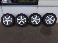 VW　パサート　スタッドレスタイヤセット　215/60Ｒ16
