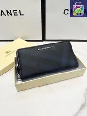 【今日特価】Burberry バーバリー 新作ハンドポーチ 原版牛皮使用、多ポケットで大容量を実現