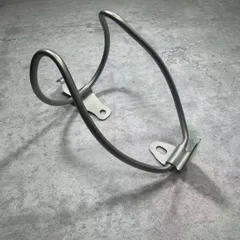 KIZAI ステンレス製 自転車用ボトルケージ ドリンクホルダー／マウンテンバイク・ロードバイク対応／汎用タイプ 一体成型／取り付け工具・ネジ付き／新品未使用／定形郵便で発送のサムネイル