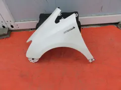 マサヒコ様 プリウス30 純正 右 (運転席側) フェンダー レッド色 マサヒコ様 プリウス30 純正 右 (運転席側) フェンダー レッド色