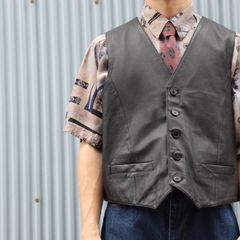 design shirt × necktie × leather vest