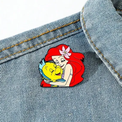 即日発送★輸入雑貨★アリエル　ディズニー　ピンバッチ