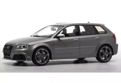Audi A4 avant 1/18 ミニチャンプス GH-8 純正 - メルカリ