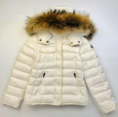 良品★MONCLER・モンクレール NEW ARMOISE ガールズ ラクーンファーフード ワッペン付き シャイニーナイロン ダブルジップ ボタン比翼仕立て ダウンジャケット(10A)ガールズダウンジャケット キッズ服 チルドレン 秋冬物 リアルファーのサムネイル