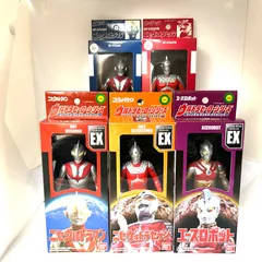 昭和ダークヒーロー『ニセウルトラマン』「ニセウルトラセブン』『エースロボット』