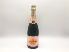 ヴーヴクリコシャンパン未開封　限定カセットテープ型ケース付き レトロ感が新鮮！ヴーヴ・クリコの限定パッケージはカセット