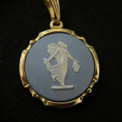 Wedgwood ウェッジウッド ジャスパーウェア ペンダントトップ 1021005　Wedgwood Jasperware Pendant Light Blue Gold Frame Goddess Round Cameo