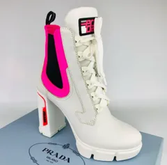 美品★PRADA・プラダ レディース レザー切替し エンボス加工ブランドロゴ レースアップ サイドゴア チャンキーヒール ショートブーツ(37)イタリア製 レディースブーツ ブーツ 秋冬物 カジュアル ブーティ