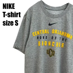 【美品】ナイキ UCO セントラルオクラホマ大学 ブロンコス Dri-FIT Tシャツ　サイズS　グレー　メンズ