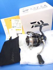 未使用品　ダイワ　24ルビアスＳＦ　2500ＳＳ　最新モデル　スピニング　トラウト　　(03)